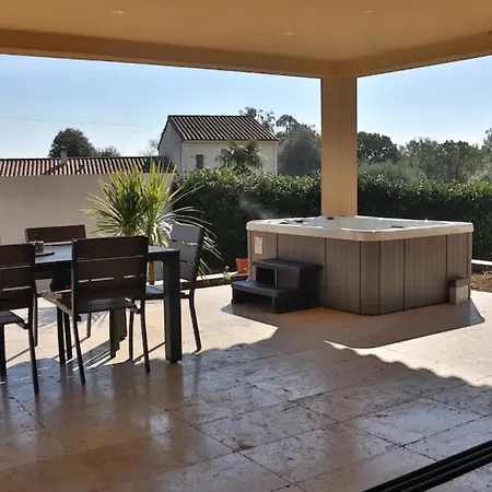 2 - Piscine Et Villa Ventiseri