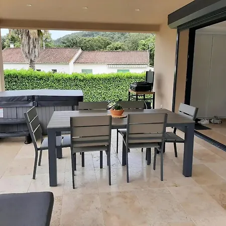 2 - Piscine Et Villa