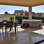 Villa 2 - Piscine Et *
