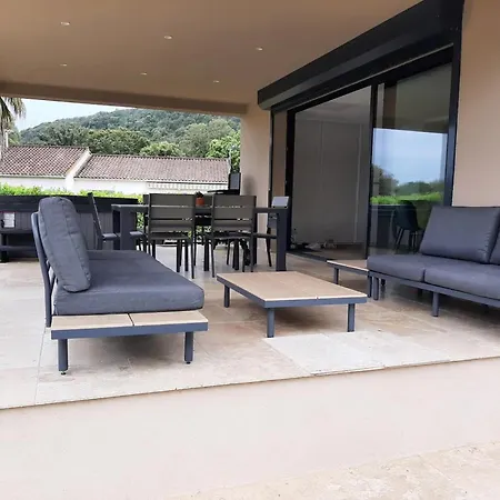 2 - Piscine Et Villa *