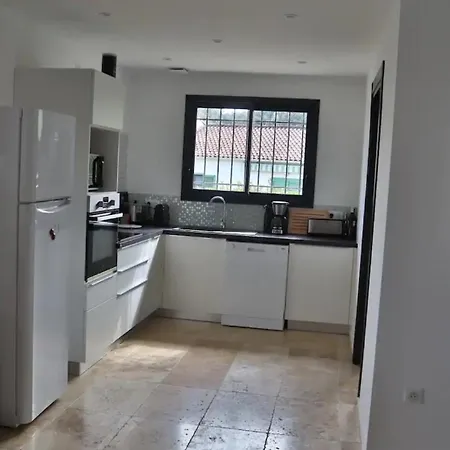 2 - Piscine Et Villa *