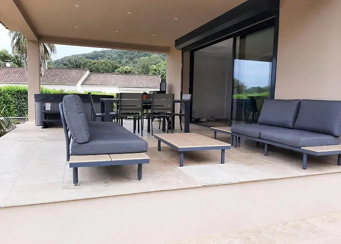 2 - Piscine Et Villa *