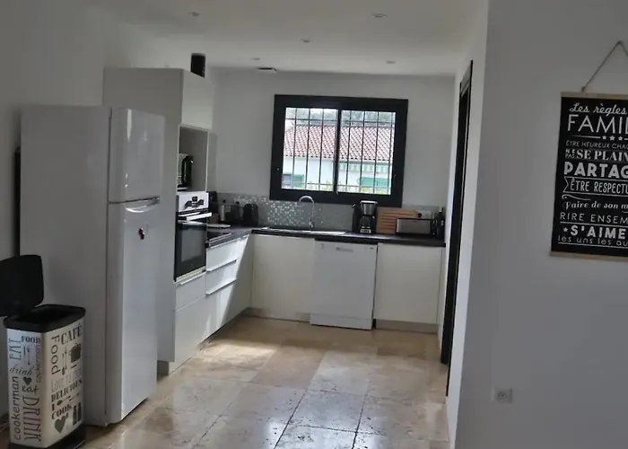 2 - Piscine Et Villa *